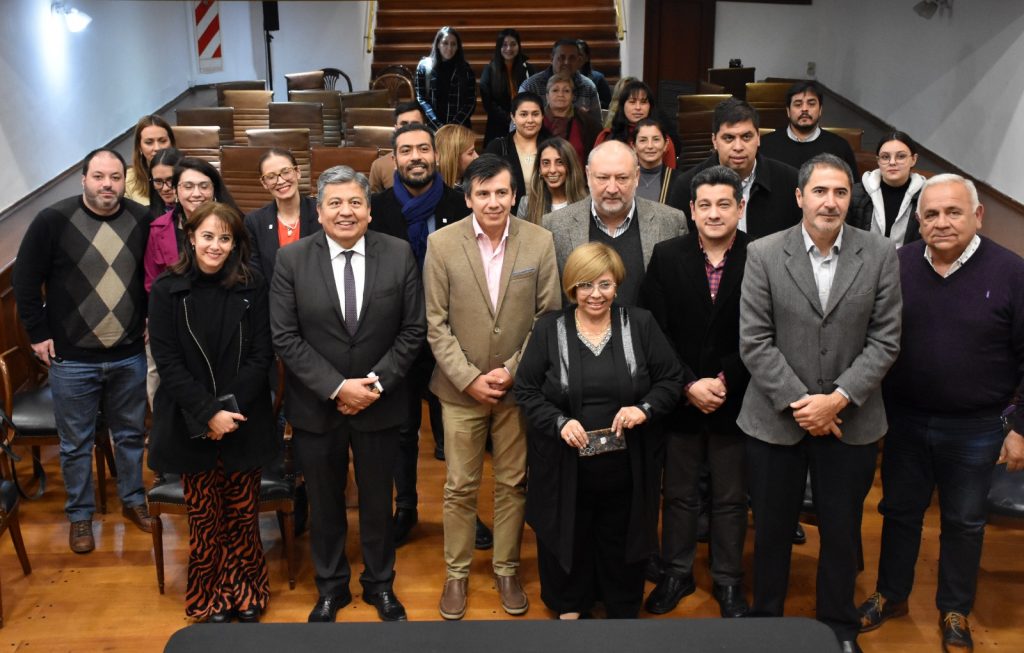 Convenio entre la Secretaría de Trabajo y la FHCSyS para análisis de estudio laboral